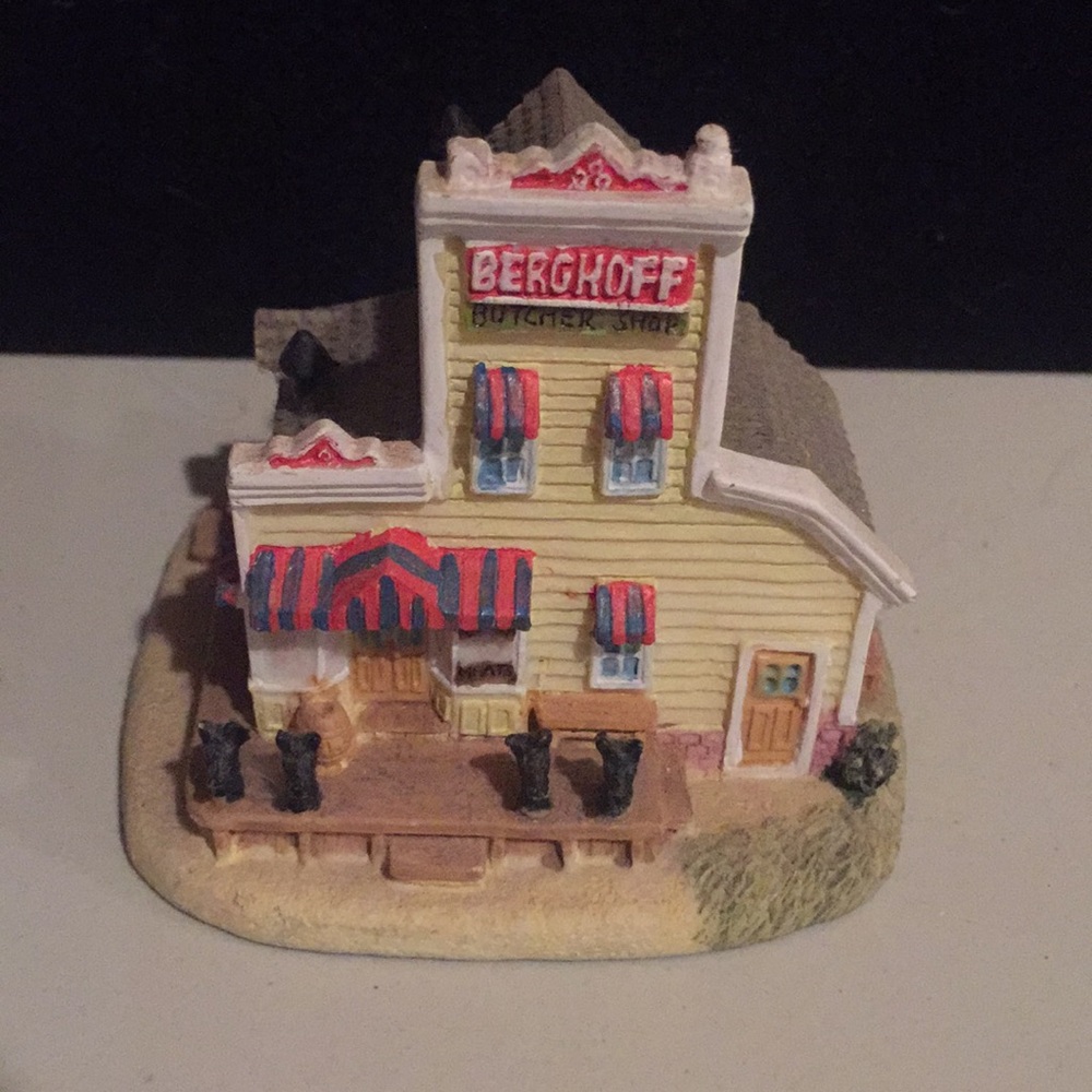Miniature by International Resourcing Inc. AH131